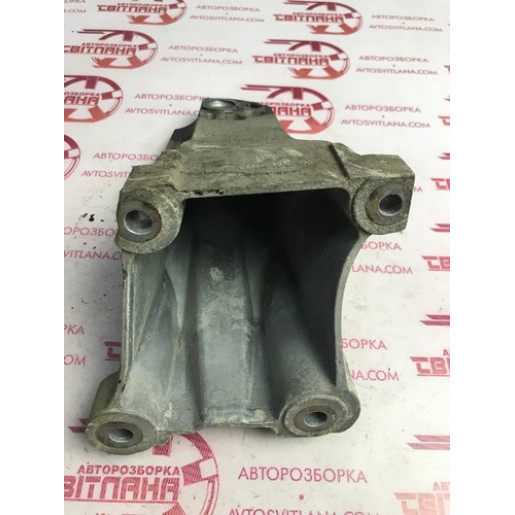 Кронштейн двигуна Ford Transit 2.4 TDCi 2006-2014 1371114